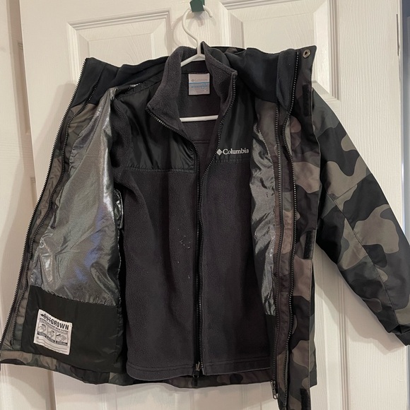 Columbia Kids Camo Puffer Jacket - Black and Gray - Picture 3 of 5